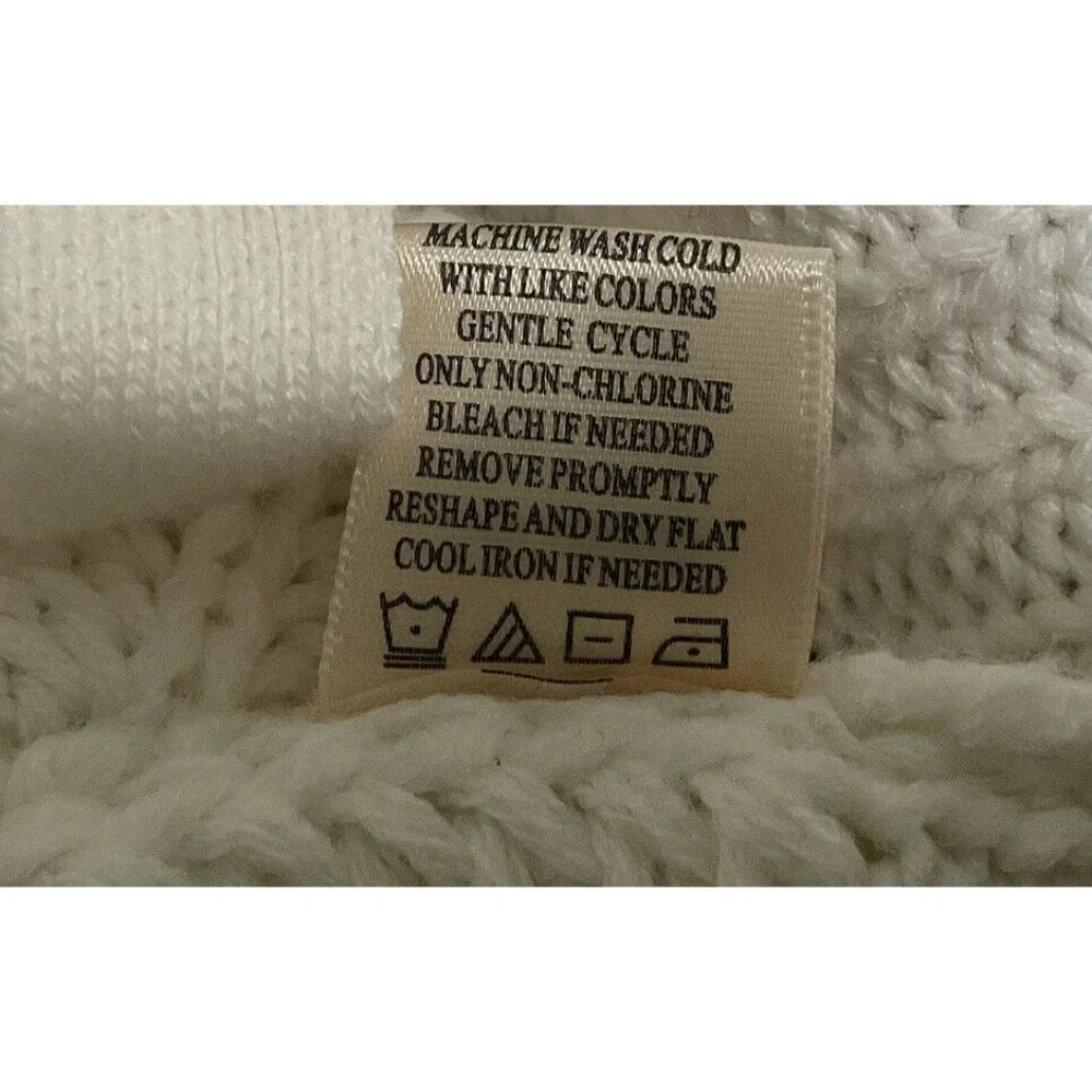 Ultra Flirt XL Woman’s Ivory V-Neck Cable Acrylic‎ Sweater Style RS617401